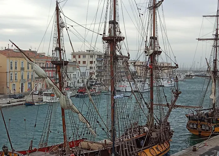 Vue Exceptionnelle Sur Les Canaux * Sète